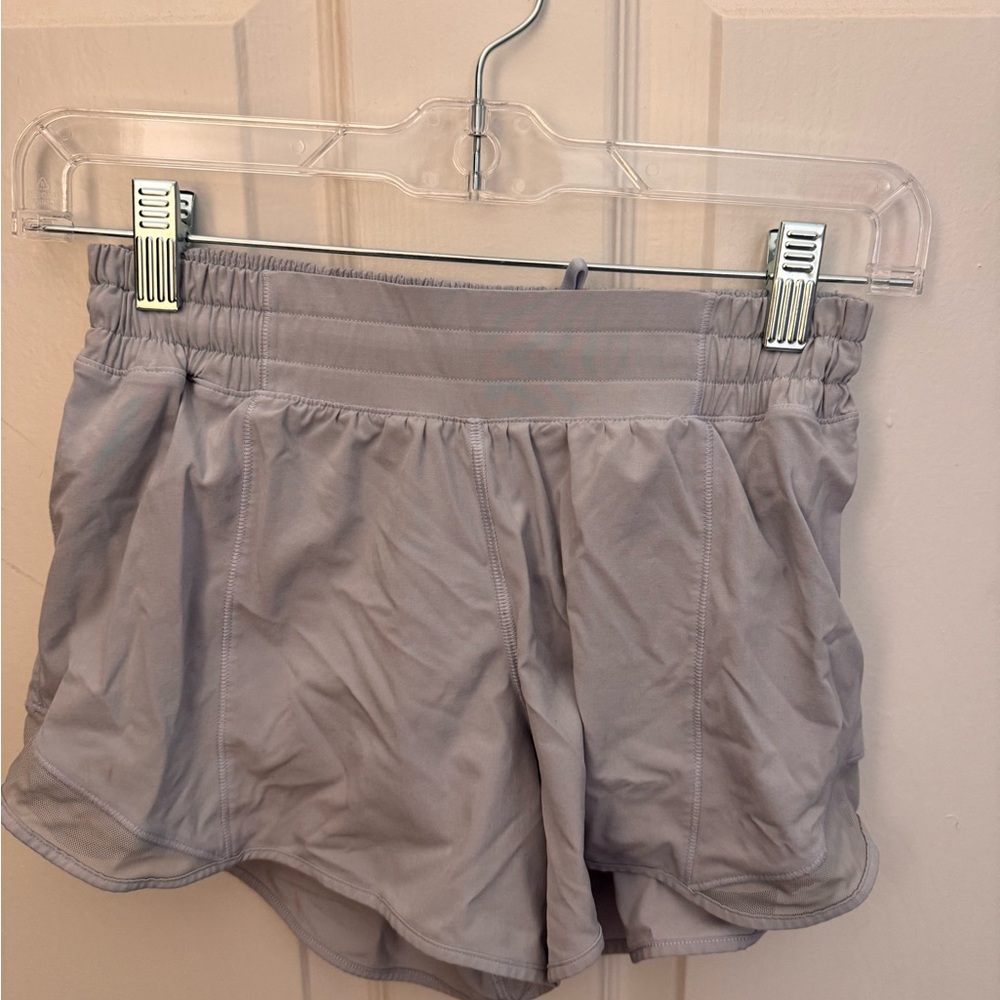 Lululemon hotty hot shorts size 6, 4 inch